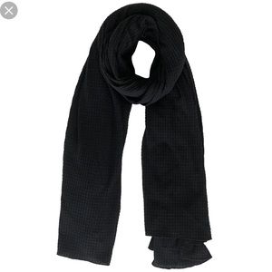 NWT Donni Charm Thermal Comfy Scarf